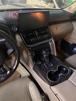 تۆیۆتا لاند کروزەر